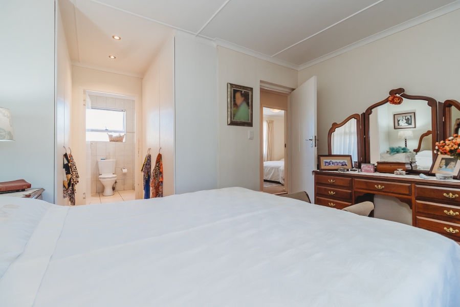 3 Bedroom Property for Sale in Kerriwood Hill Western Cape
